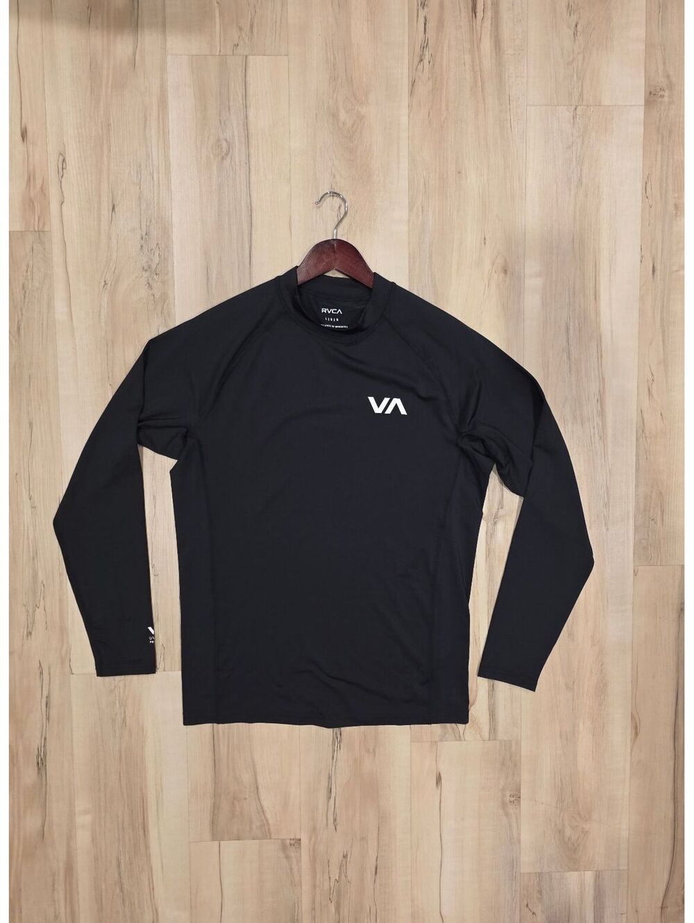 RVCA Black Long Sleeve UV Protection Rasguard Large